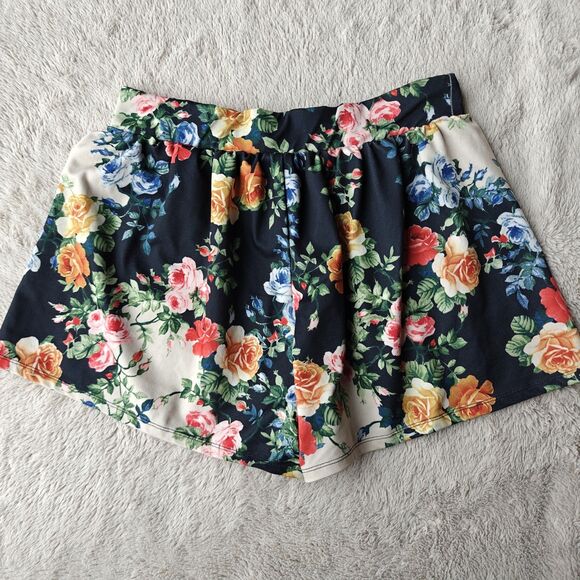 ASOS Pull On Shorts Women's 2 Floral Spring Summer Mini - Picture 4 of 6